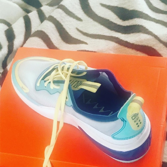 Ladies Nike Air Max - Picture 2 of 2